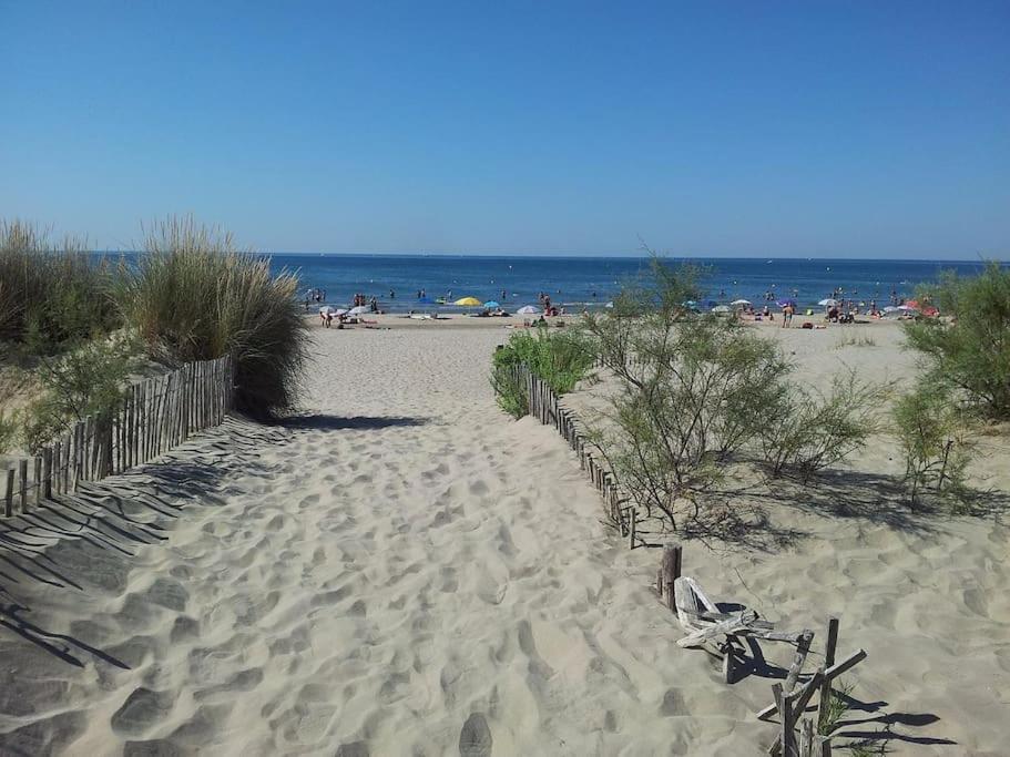 Superbe T2 Tout Confort 3 Etoiles, Entierement Renove Avec Piscine, Parking, Clim, Wifi, Netflix La Grande-Motte Esterno foto