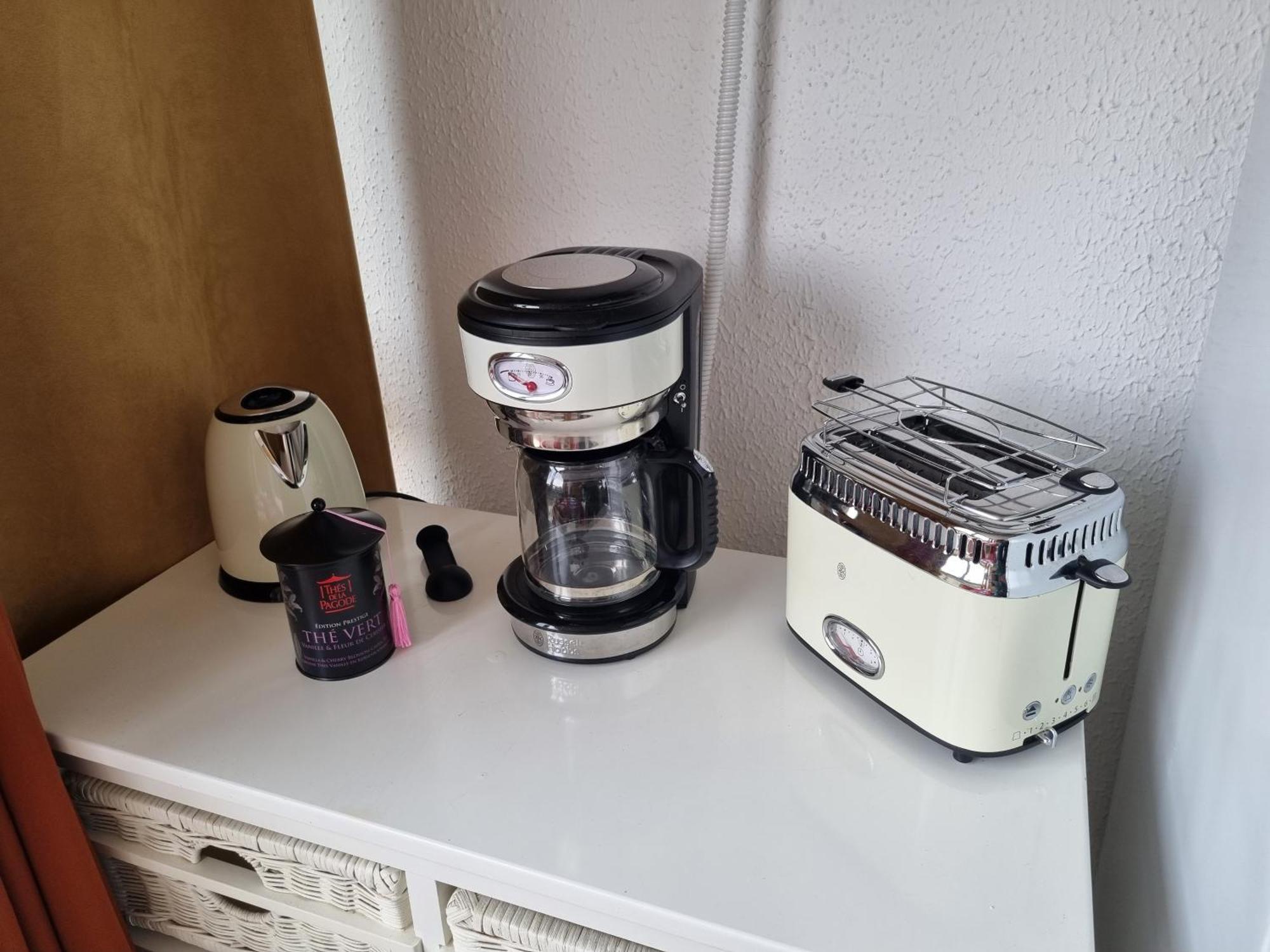 Superbe T2 Tout Confort 3 Etoiles, Entierement Renove Avec Piscine, Parking, Clim, Wifi, Netflix La Grande-Motte Esterno foto